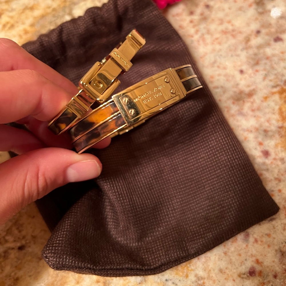 Michael Kors Tortoise & Gold bracelet set